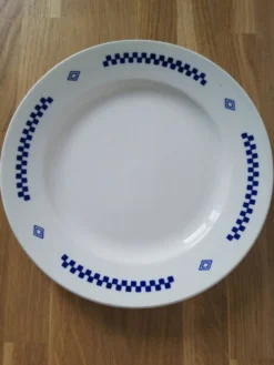 6 assiettes à dessert