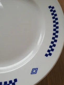 6 assiettes à dessert