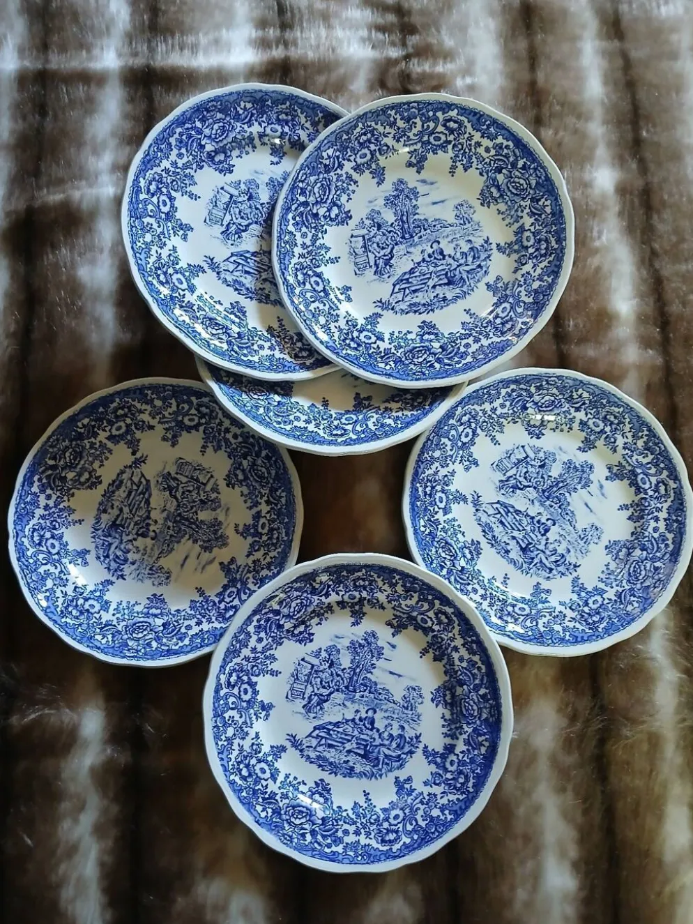 12 assiettes à dessert anciennes Lunéville KG