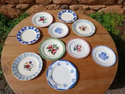 10 assiettes à dessert anciennes dépareillées