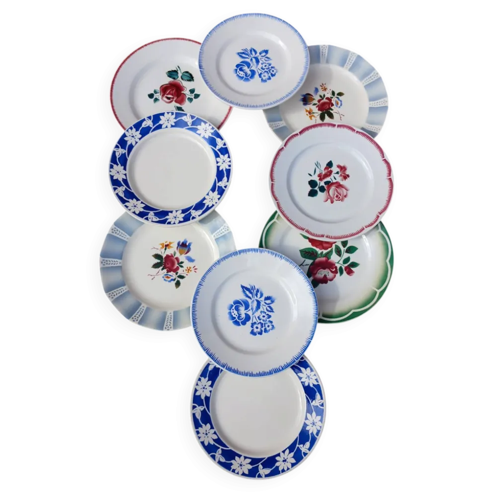 10 assiettes à dessert anciennes dépareillées