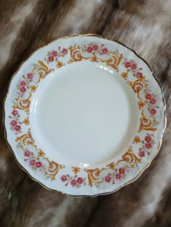 21 assiettes à dessert anciennes dépareillées