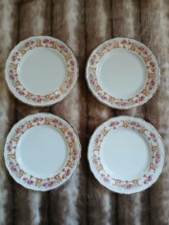 21 assiettes à dessert anciennes dépareillées