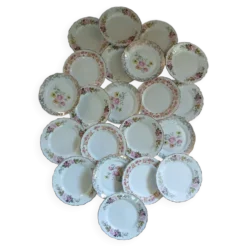 21 assiettes à dessert anciennes dépareillées