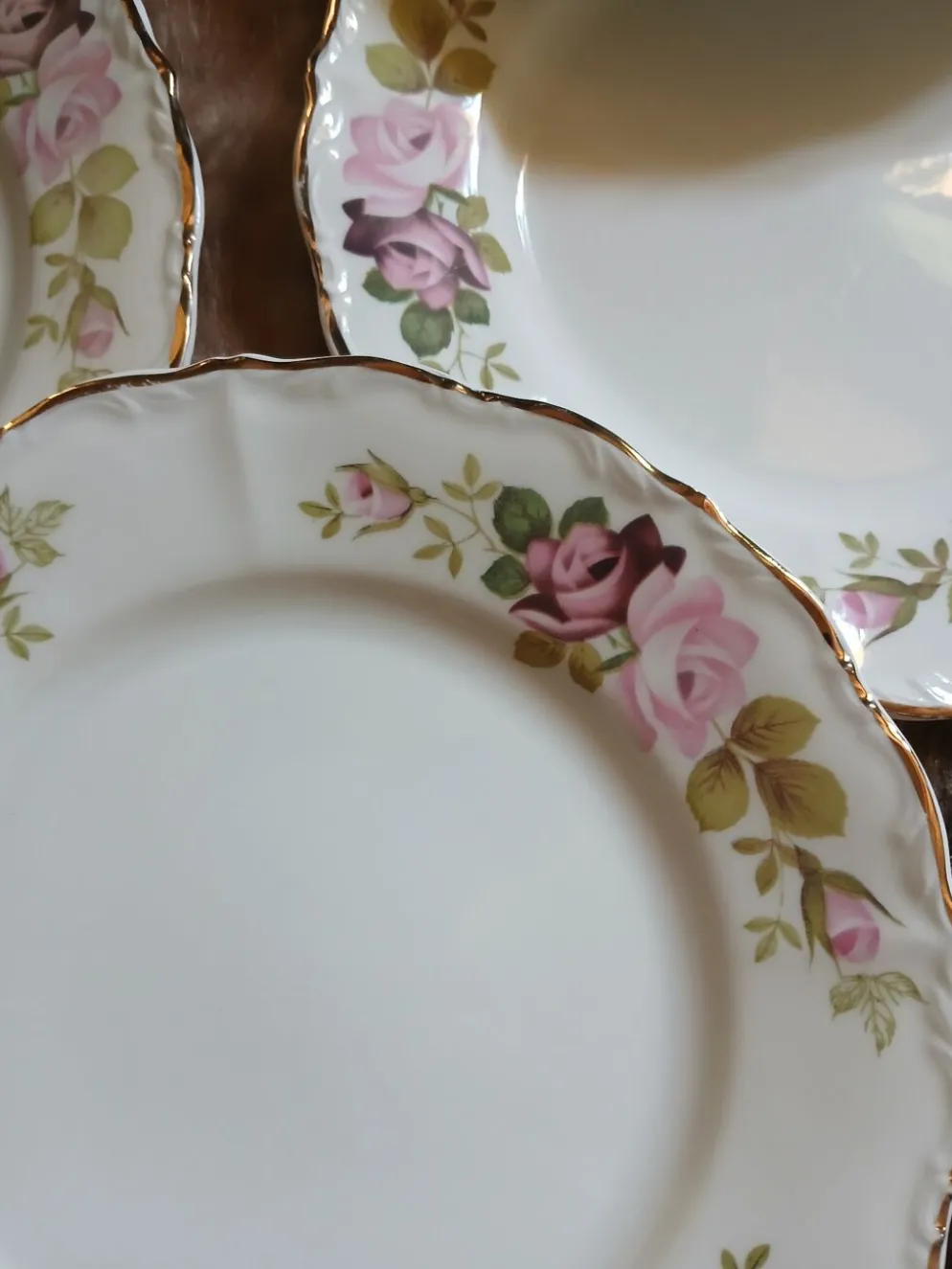 21 assiettes à dessert anciennes dépareillées