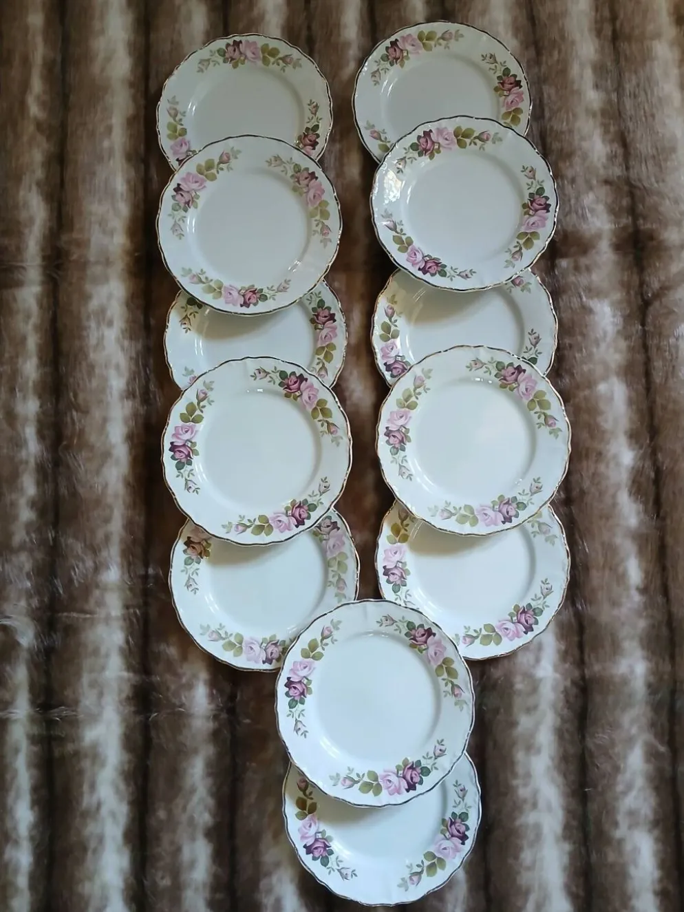 21 assiettes à dessert anciennes dépareillées