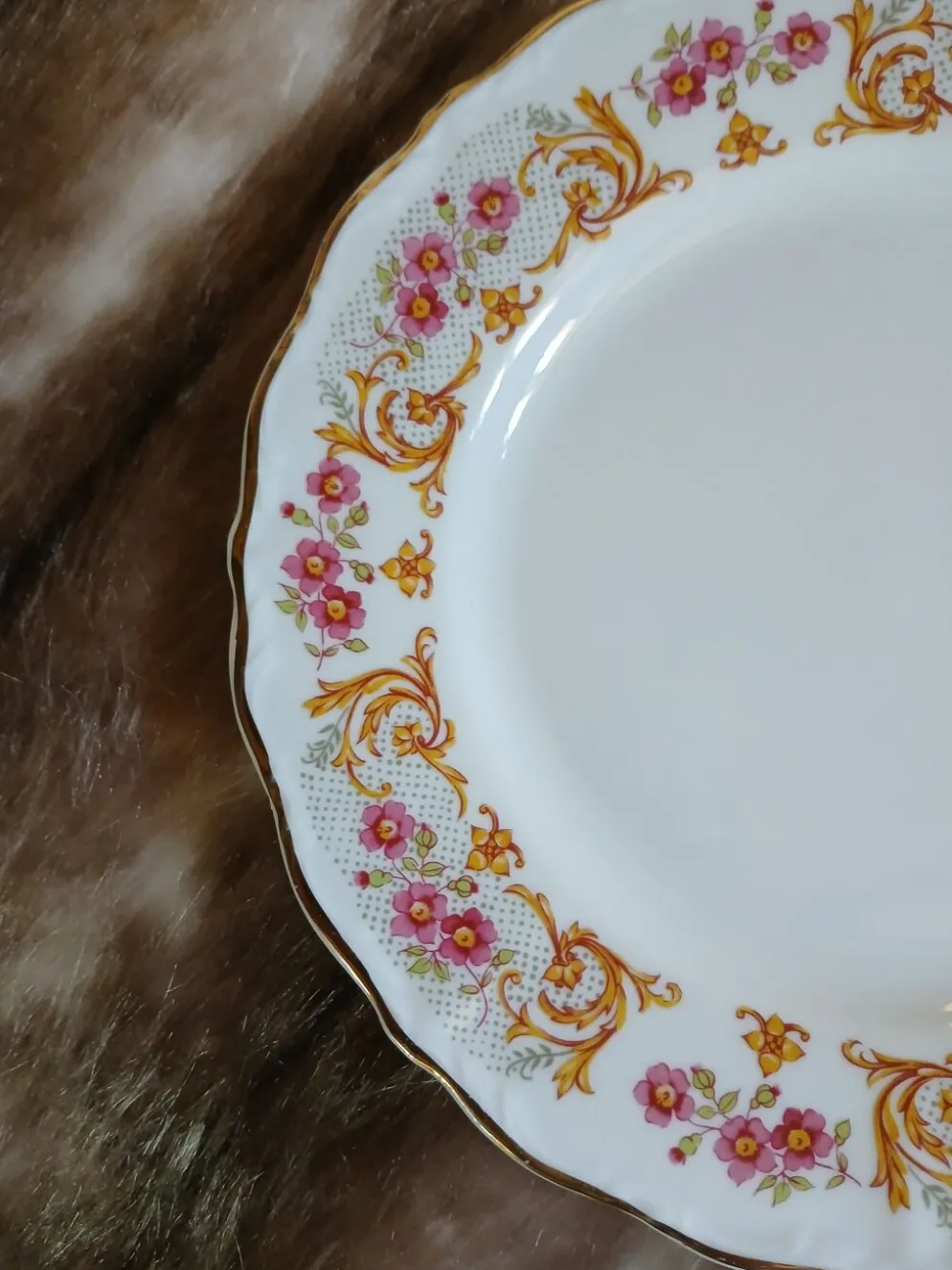 21 assiettes à dessert anciennes dépareillées