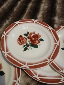 6 assiettes à dessert anciennes Digoin et Sarreguemines