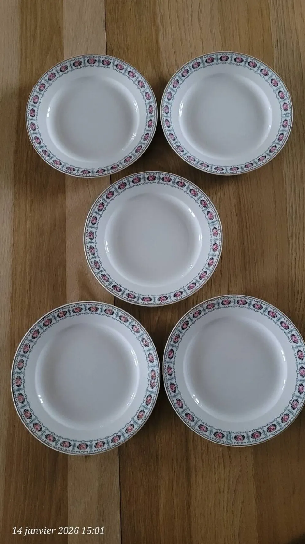 5 assiettes à dessert anciennes