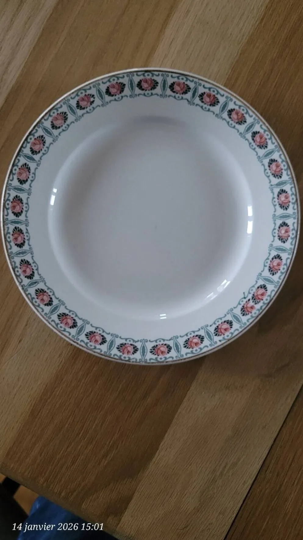 5 assiettes à dessert anciennes