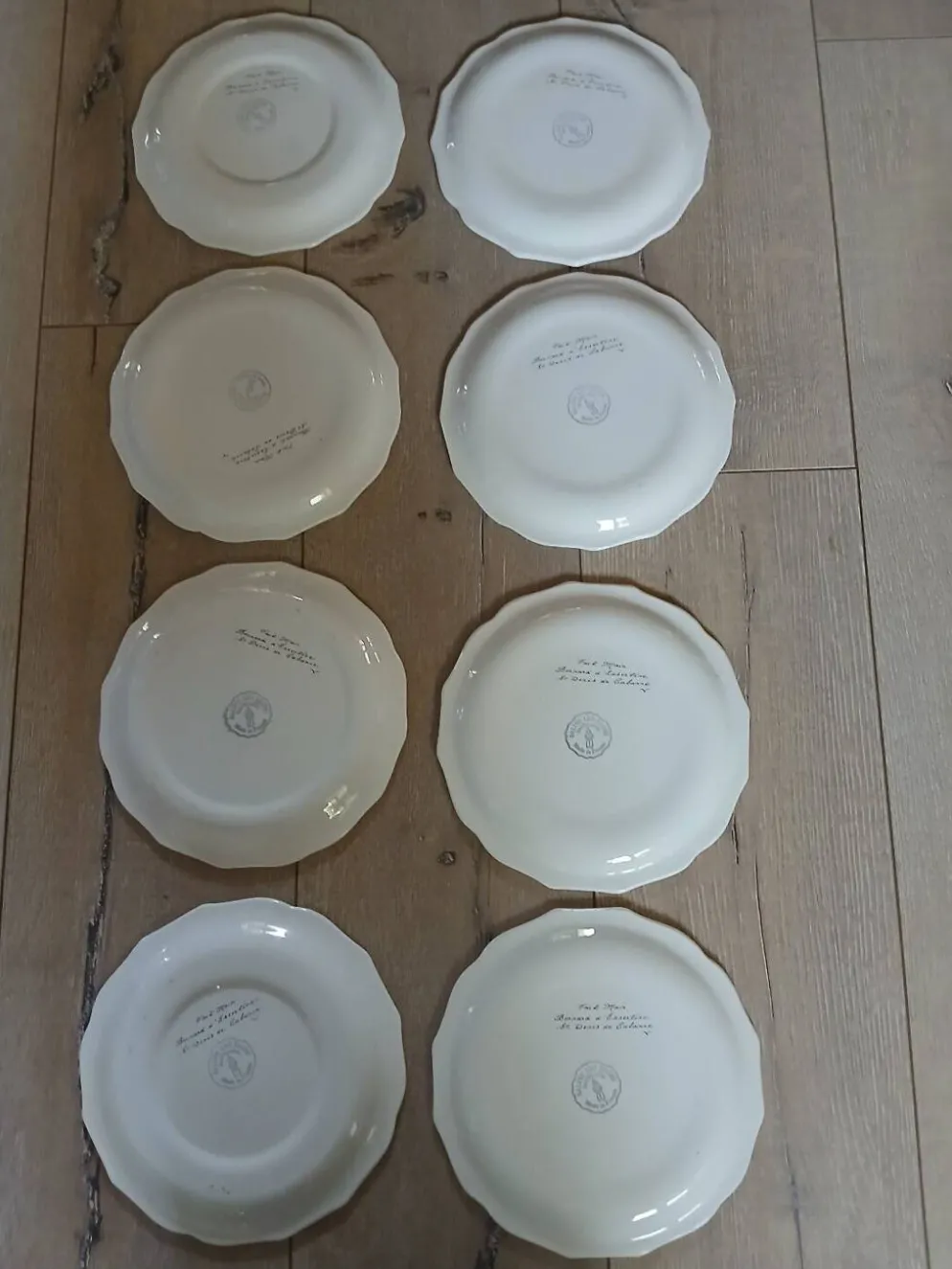 8 assiettes à dessert anciennes Salins