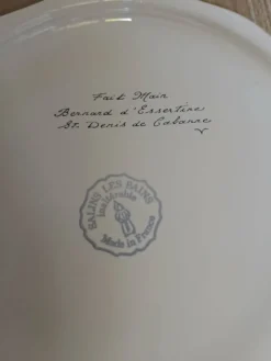 8 assiettes à dessert anciennes Salins