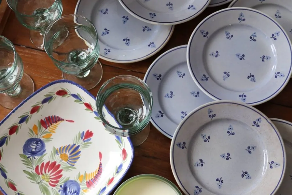 8 assiettes à dessert anciennes bleues fleuries faïencerie nouvelle