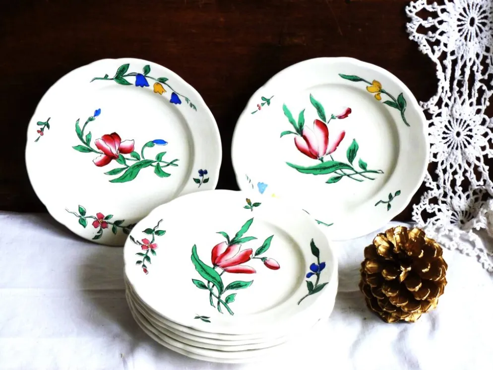 8 assiettes à dessert au décor floral peint mains, assiettes plates.