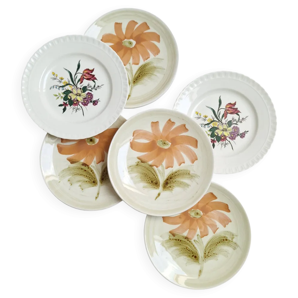 Assiettes à dessert avec fleurs St Amand et Galluis