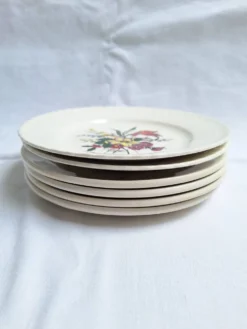 Assiettes à dessert avec fleurs St Amand et Galluis