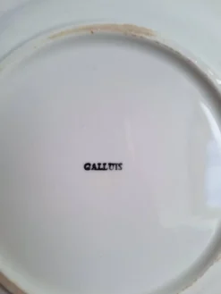 Assiettes à dessert avec fleurs St Amand et Galluis
