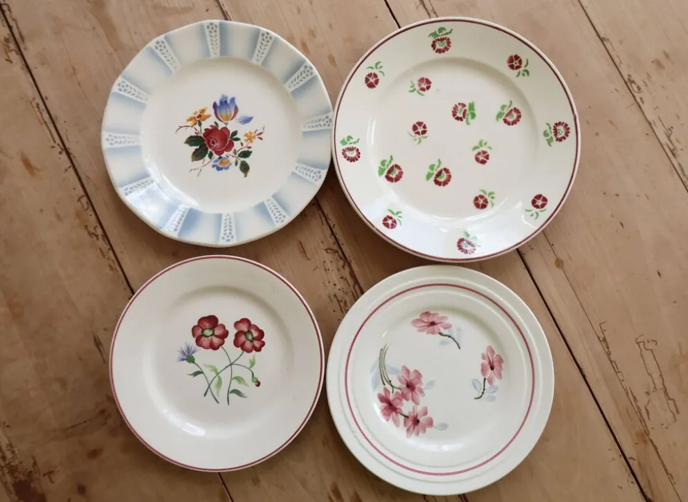 4 assiettes à dessert dépareillées vintage faïence fleurie – Lot Rosie