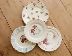 4 assiettes à dessert dépareillées vintage faïence fleurie – Lot Rosie