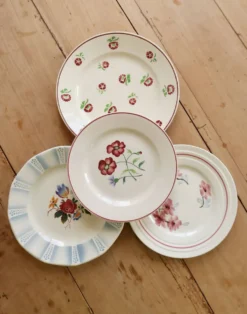 4 assiettes à dessert dépareillées vintage faïence fleurie – Lot Rosie