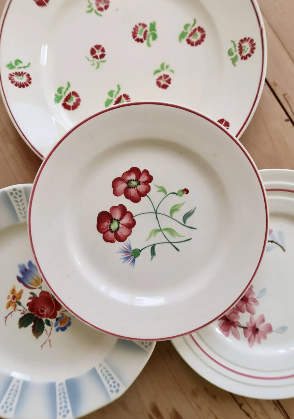 4 assiettes à dessert dépareillées vintage faïence fleurie – Lot Rosie