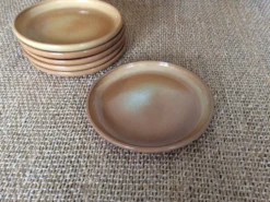 6 assiettes à dessert en grès