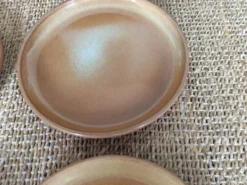 6 assiettes à dessert en grès