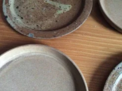 6 assiettes à dessert en grès