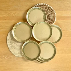 8 assiettes à dessert en grès