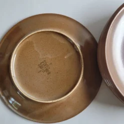 Assiettes à dessert en grès