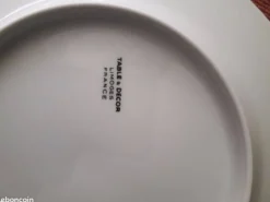 10 assiettes à dessert en porcelaine de Limoges France