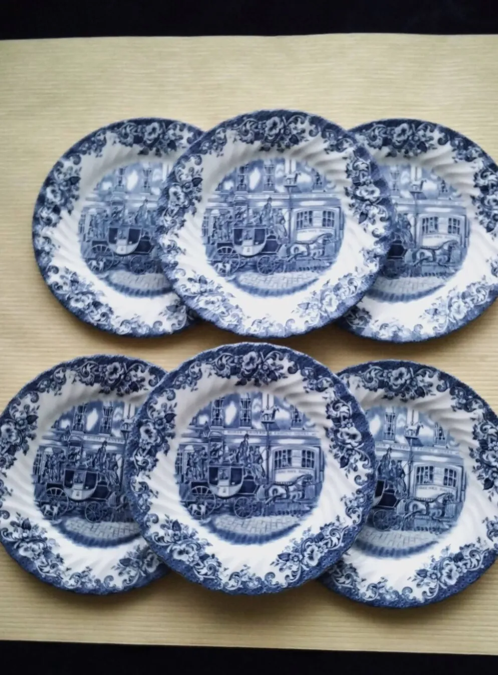 6 Assiettes à dessert en porcelaine Anglaise Johnson Bros