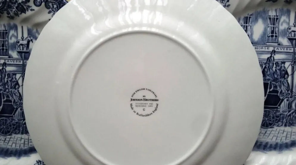 6 Assiettes à dessert en porcelaine Anglaise Johnson Bros