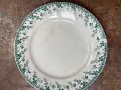 4 assiettes à dessert en porcelaine opaque de Gien modèle Montigny