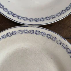Assiettes à dessert en terre d efer Creil et Montereau service Reuil