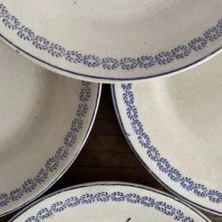 Assiettes à dessert en terre d efer Creil et Montereau service Reuil