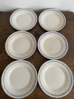 Assiettes à dessert en terre d efer Creil et Montereau service Reuil