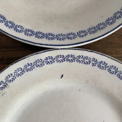 Assiettes à dessert en terre d efer Creil et Montereau service Reuil