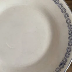 Assiettes à dessert en terre d efer Creil et Montereau service Reuil