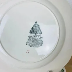 4 assiettes à dessert et tasses Merry Christmas Johnson Bros