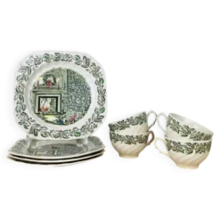 4 assiettes à dessert et tasses Merry Christmas Johnson Bros