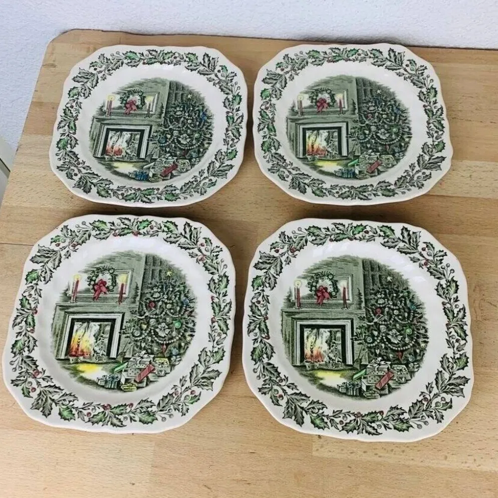 4 assiettes à dessert et tasses Merry Christmas Johnson Bros