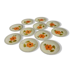 11 assiettes à dessert 