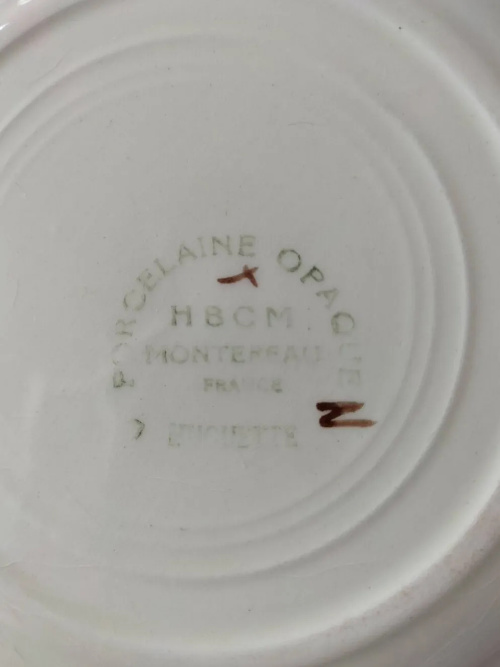 6 assiettes à dessert HBCM Montereau modèle Huguette