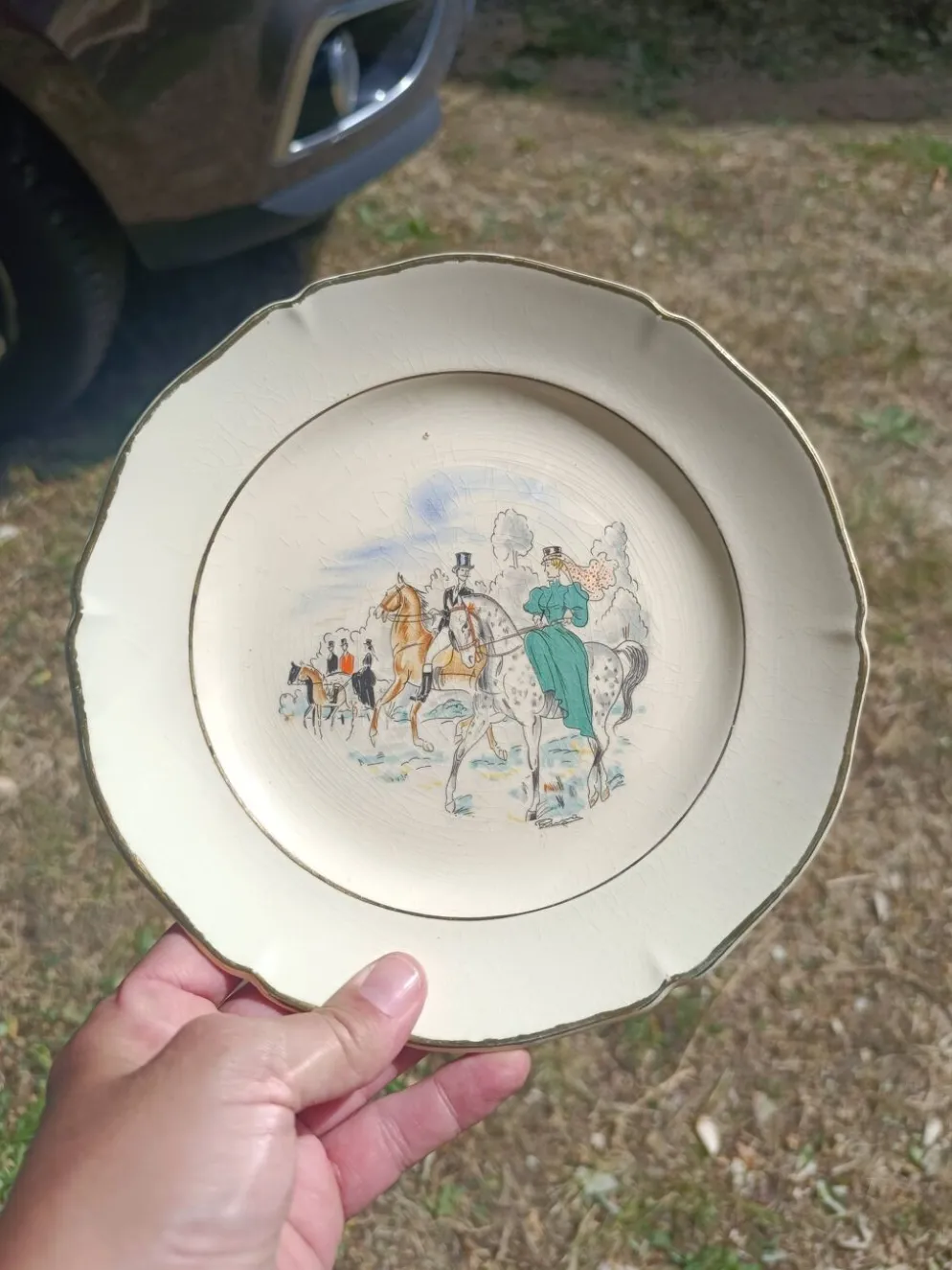 Assiettes à dessert "Longchamp" – Ceranord St Amand – Décor Équestre