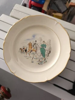 Assiettes à dessert "Longchamp" – Ceranord St Amand – Décor Équestre