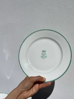 4 assiettes à dessert monogrammées