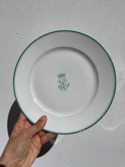 4 assiettes à dessert monogrammées