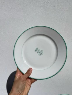 4 assiettes à dessert monogrammées