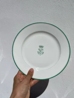 4 assiettes à dessert monogrammées